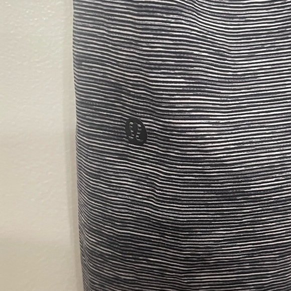 Lululemon Pants Size 8 - Picture 4 of 4